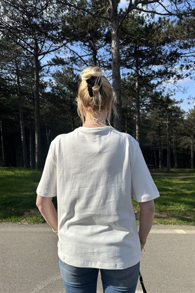 FULAR DETAYLI TSHIRT