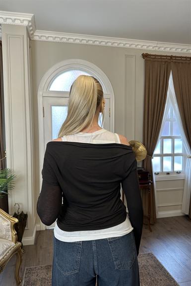 İÇİ ATLET DETAYLI TSHIRT