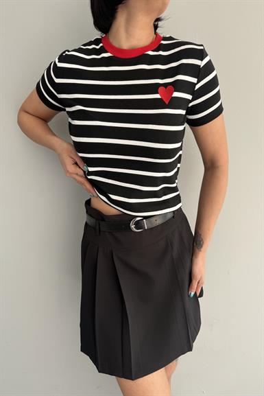 KALP NAKIŞLI ÇİZGİLİ CROP TSHIRT