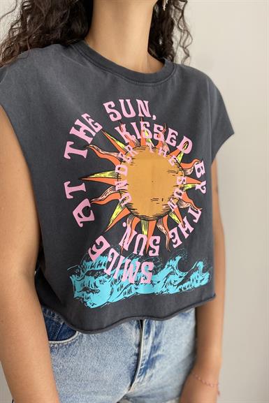 KOLSUZ BASKILI TSHIRT