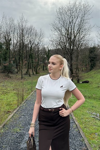NAKIŞ DETAY CROP TSHIRT