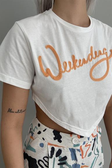 NAKIŞ DETAY CROP TSHIRT