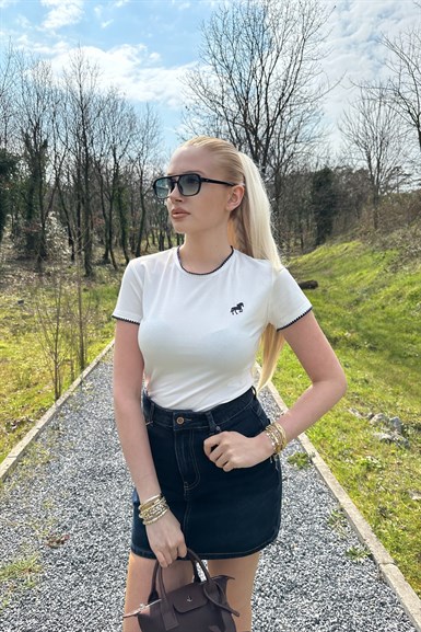 NAKIŞ DETAY CROP TSHIRT
