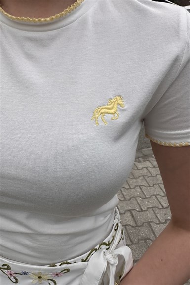 NAKIŞ DETAY CROP TSHIRT