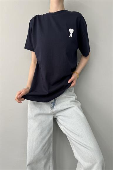 NAKIŞ DETAYLI TSHIRT