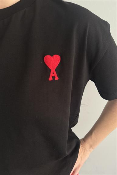 NAKIŞ DETAYLI TSHIRT