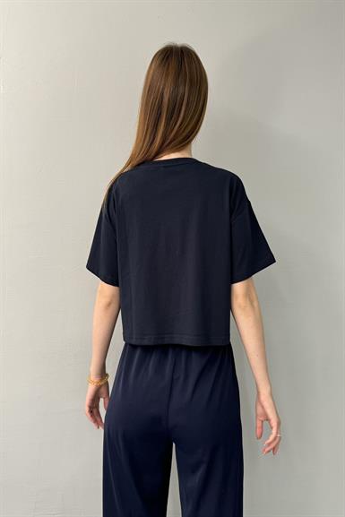 NAKIŞ DETAYLI TSHIRT