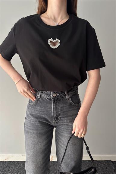 ÖNÜ KALP İŞLEMELİ TSHIRT