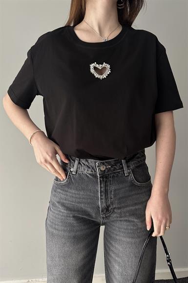 ÖNÜ KALP İŞLEMELİ TSHIRT