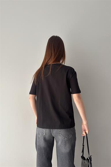 ÖNÜ KALP İŞLEMELİ TSHIRT