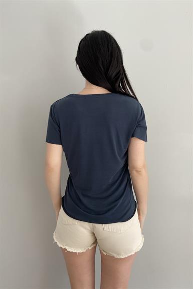 OYSHO MODEL TSHIRT