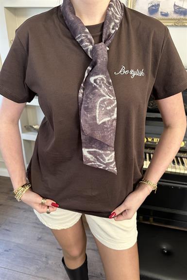 ŞAL DETAYLI TSHIRT