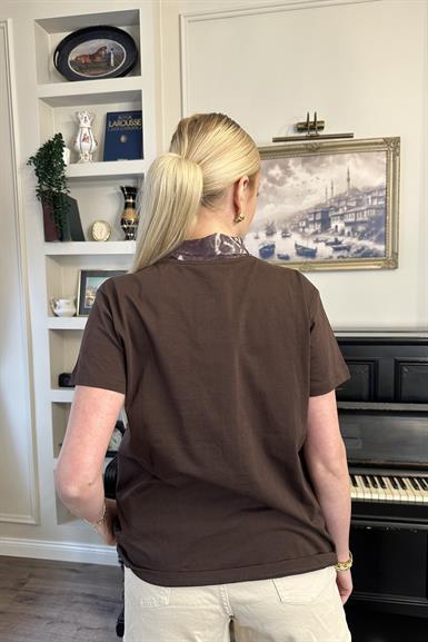 ŞAL DETAYLI TSHIRT