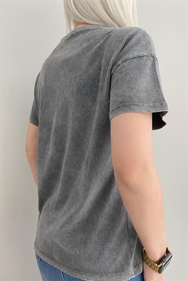 TAŞ ÇAKIMLI YIKAMALI TSHIRT