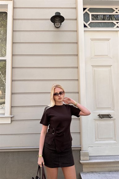 TOKA DETAYLI TSHIRT