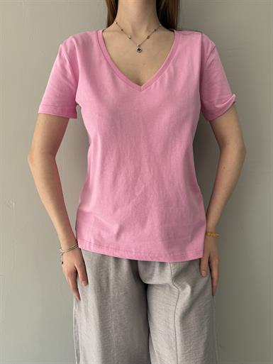 V YAKA BASIC TSHIRT