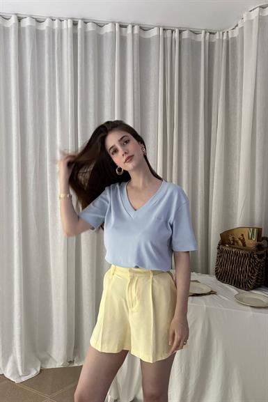 V YAKA TSHIRT