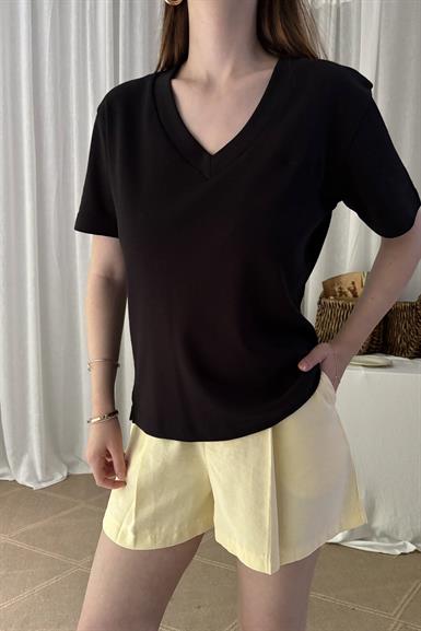 V YAKA TSHIRT