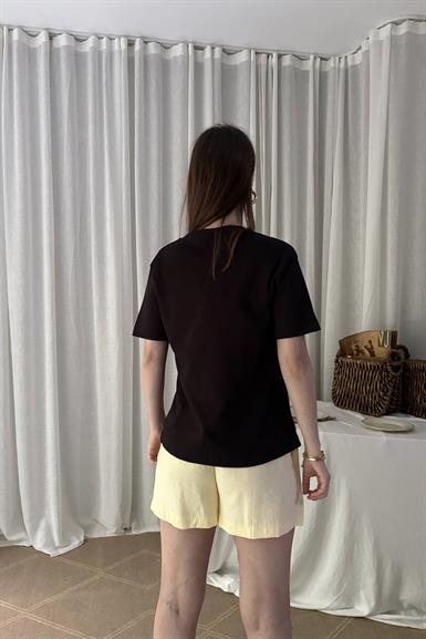 V YAKA TSHIRT
