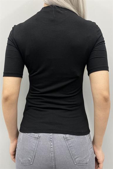 YÜKSEK YAKALI TSHIRT