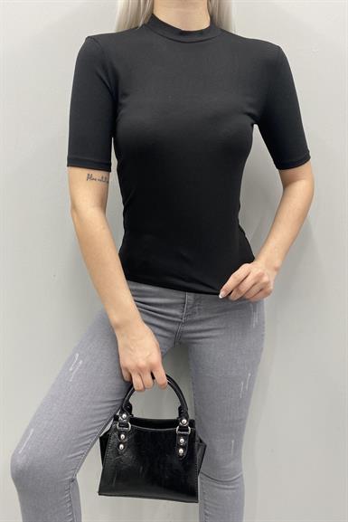 YÜKSEK YAKALI TSHIRT