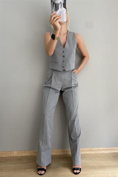DÜĞMELİ YELEK