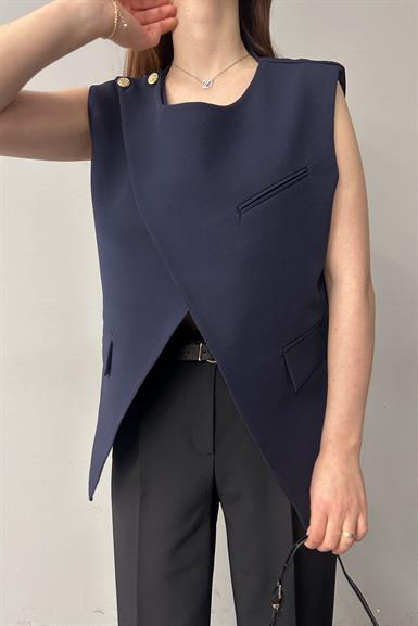 KURUVAZE OMUZ DÜĞME DETAY YELEK