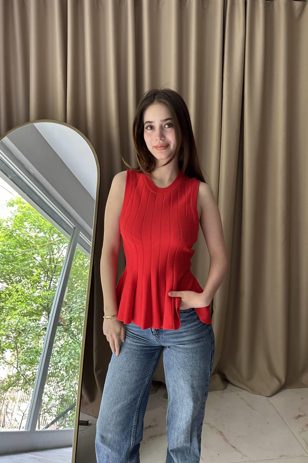 BİSİKLET YAKA VOLANLI TRIKO BLUZ