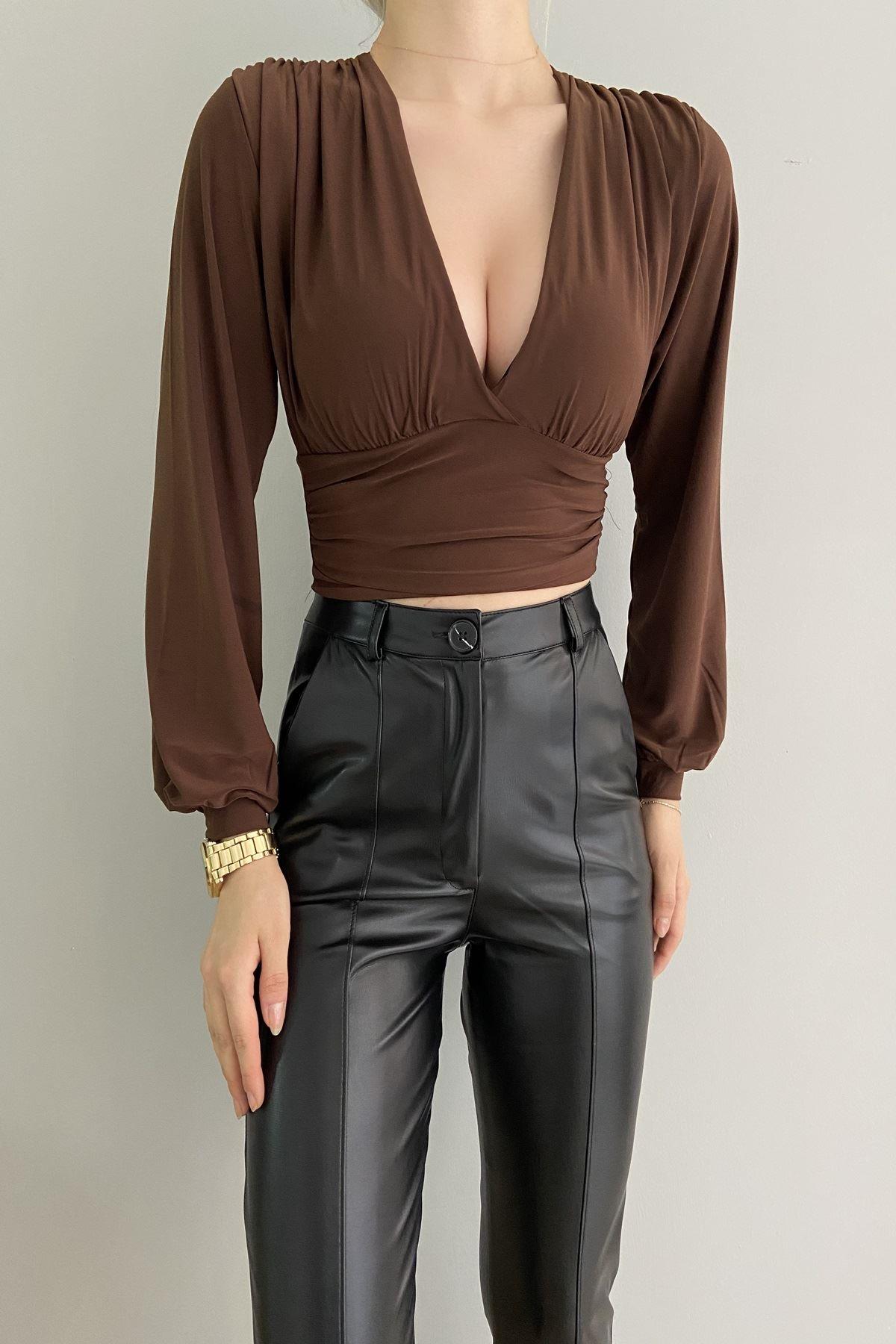 BÜZGÜLÜ CROP BLUZ