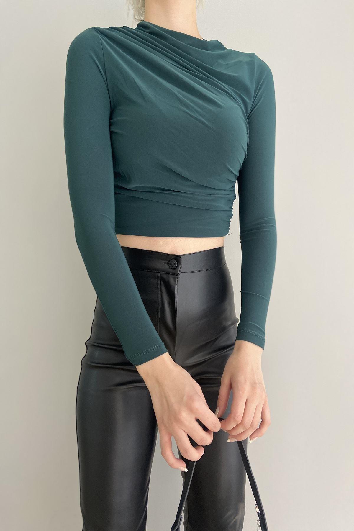ÇAPRAZ BÜZGÜLÜ CROP BLUZ