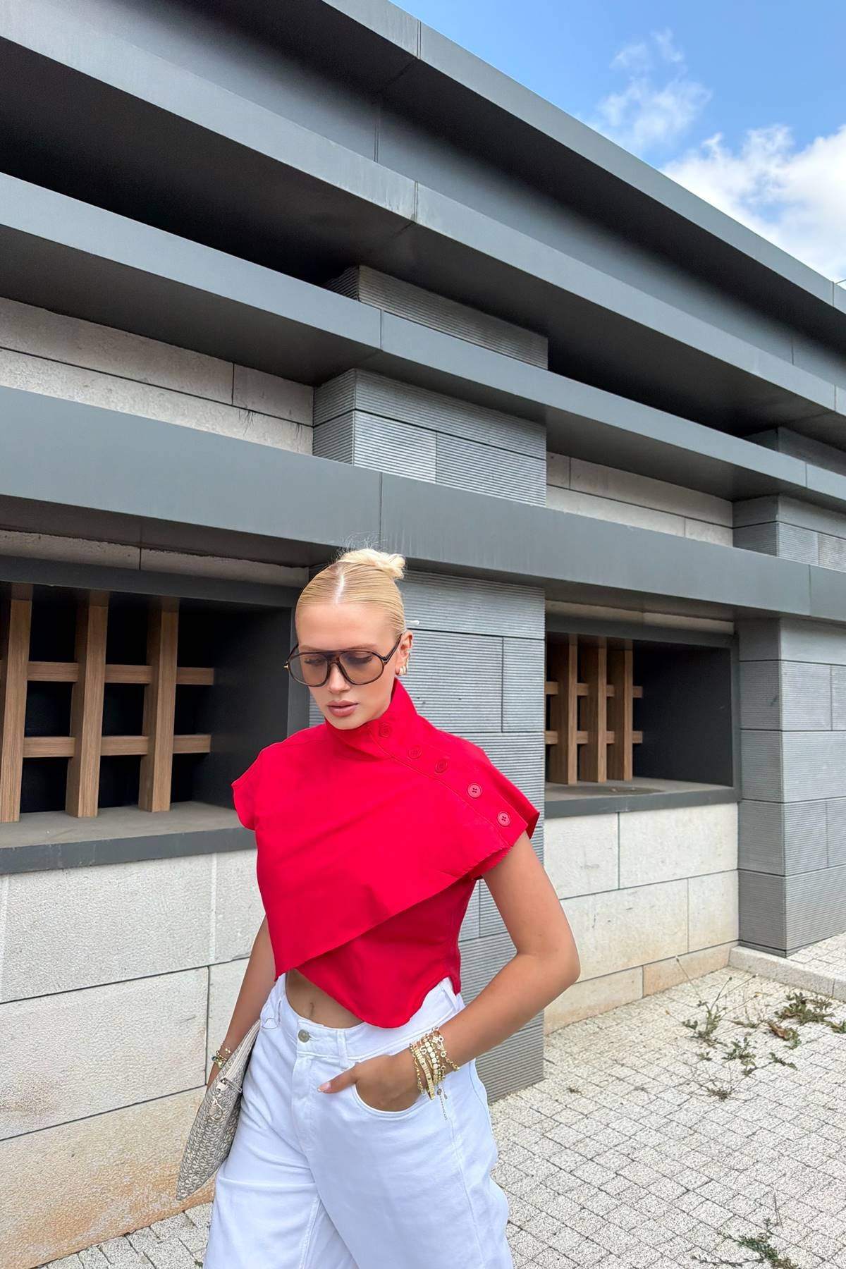 POPLİN CROP OMUZ DÜĞME DETAY BLUZ