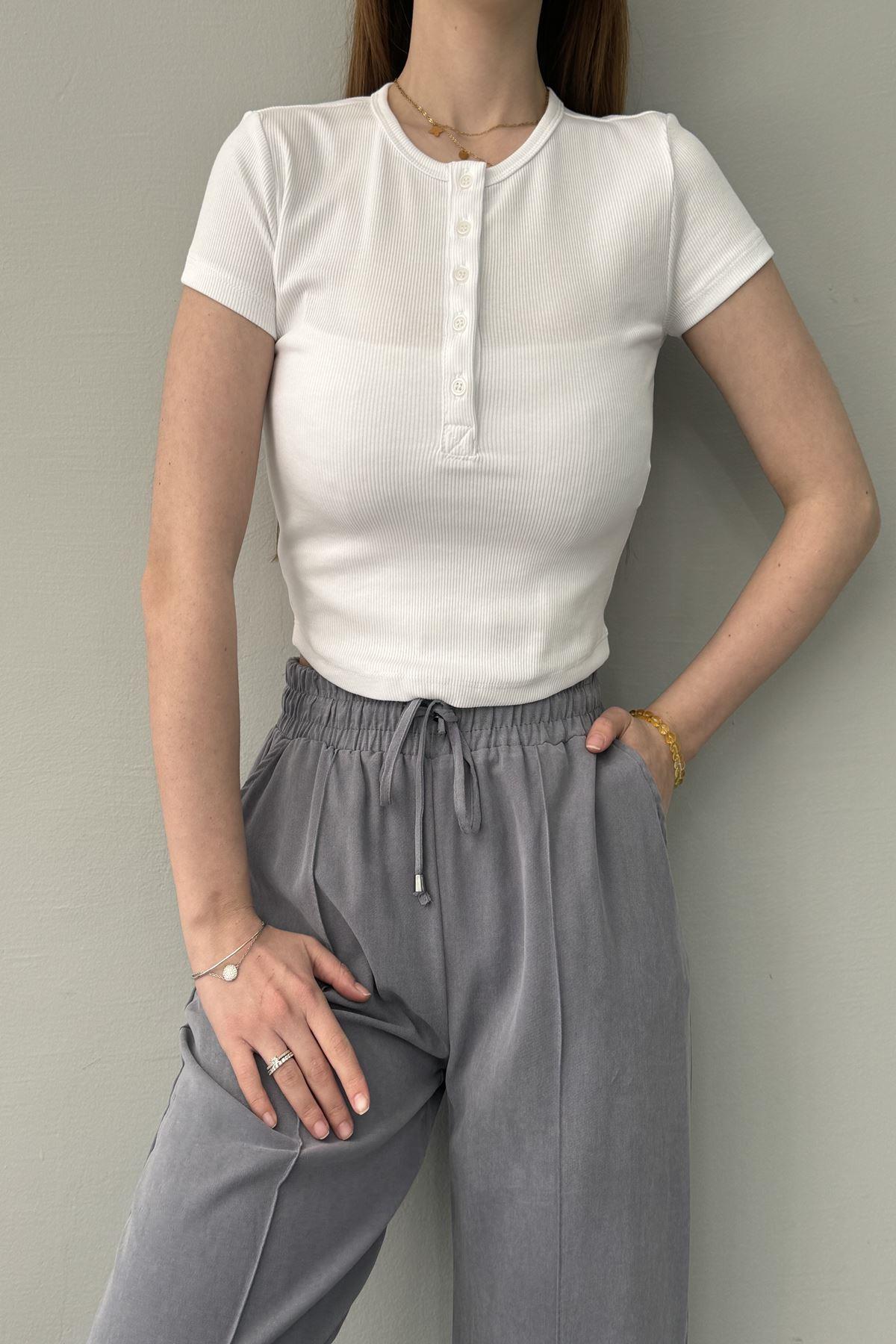 DÜĞMELİ CROP TOP