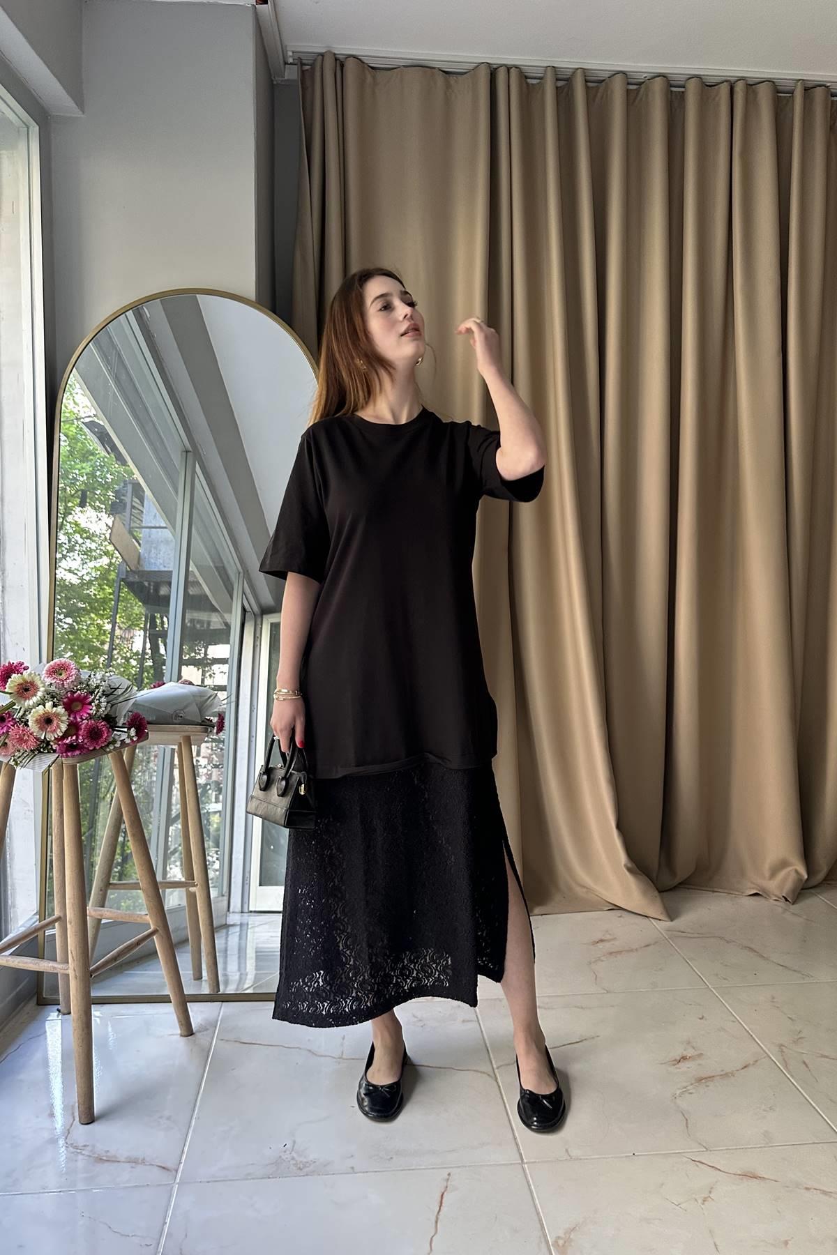 ETEĞİ DANTEL GARNİLİ ELBİSE
