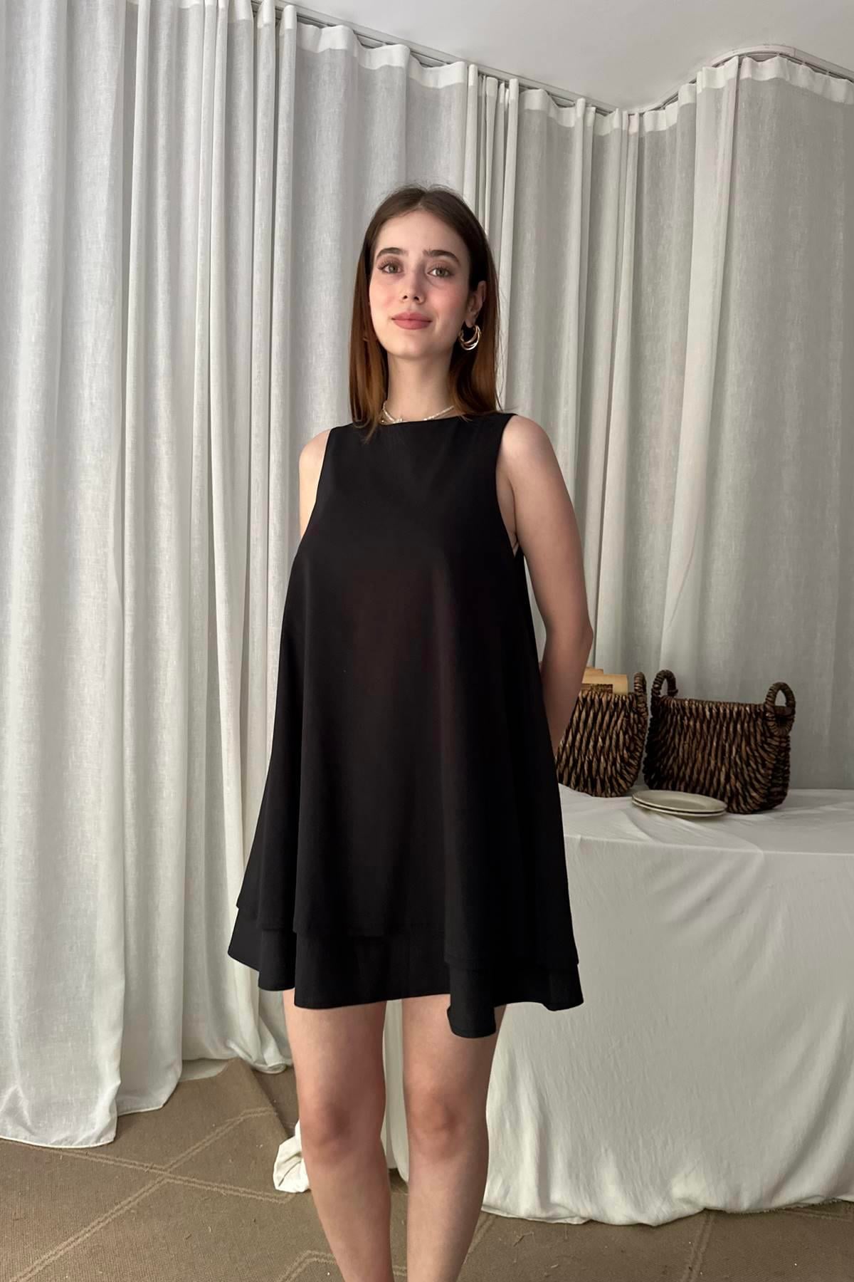 VOLÜMLÜ KISA ELBİSE