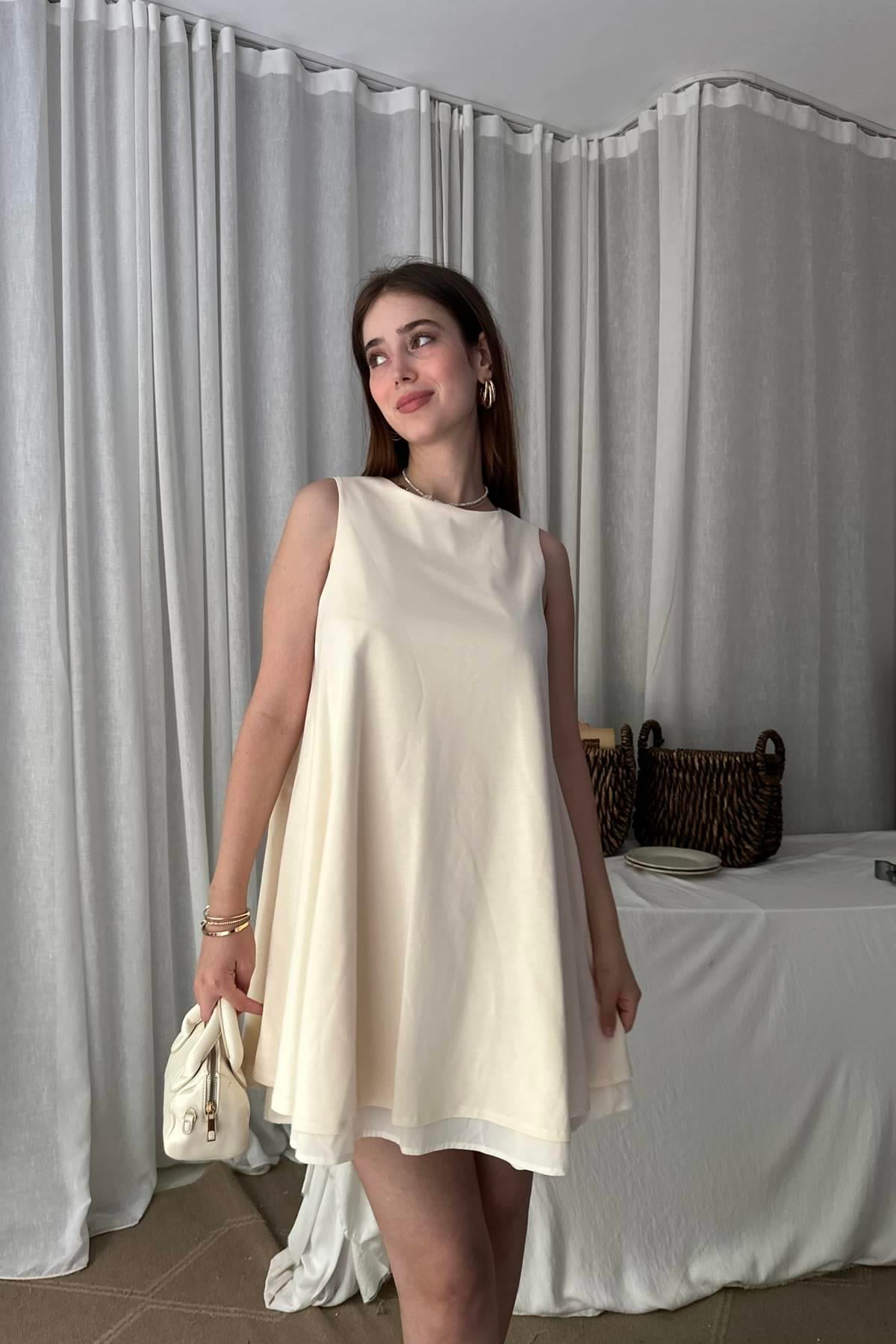 VOLÜMLÜ KISA ELBİSE