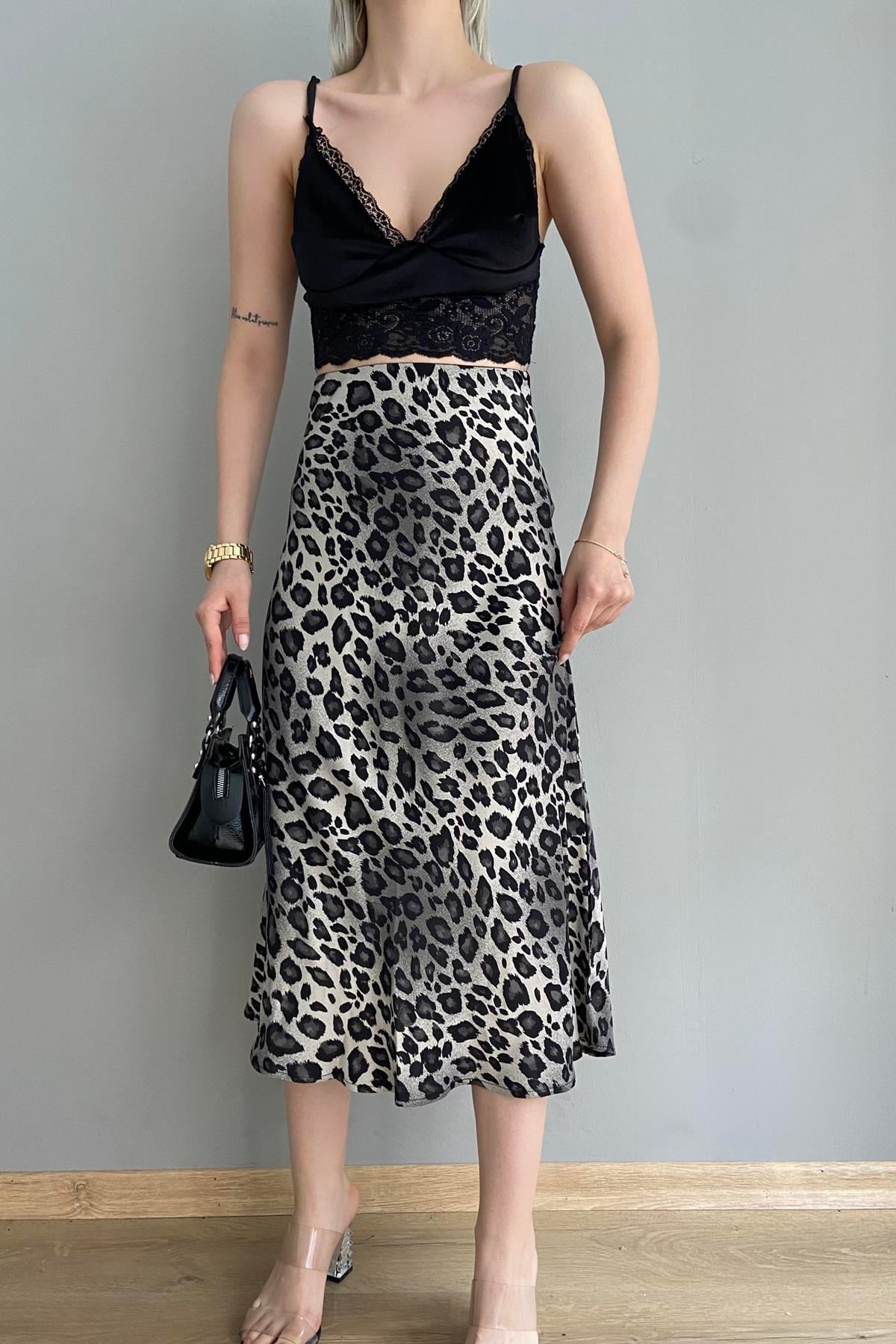 GRİ DESENLİ LEOPAR SATEN ETEK