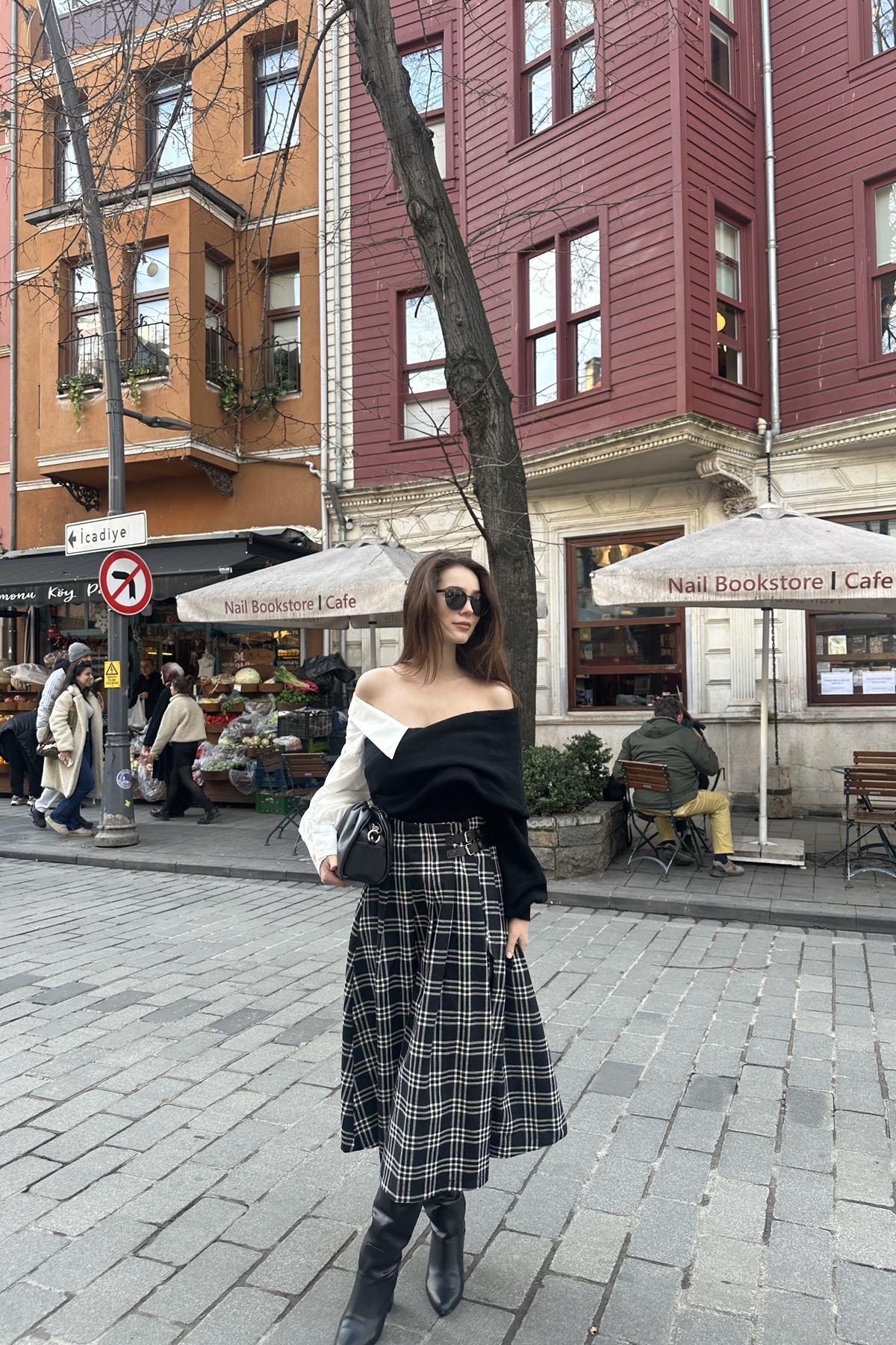 KEMER DETAYLI EKOSE DESENLİ YIRTMAÇLI ETEK