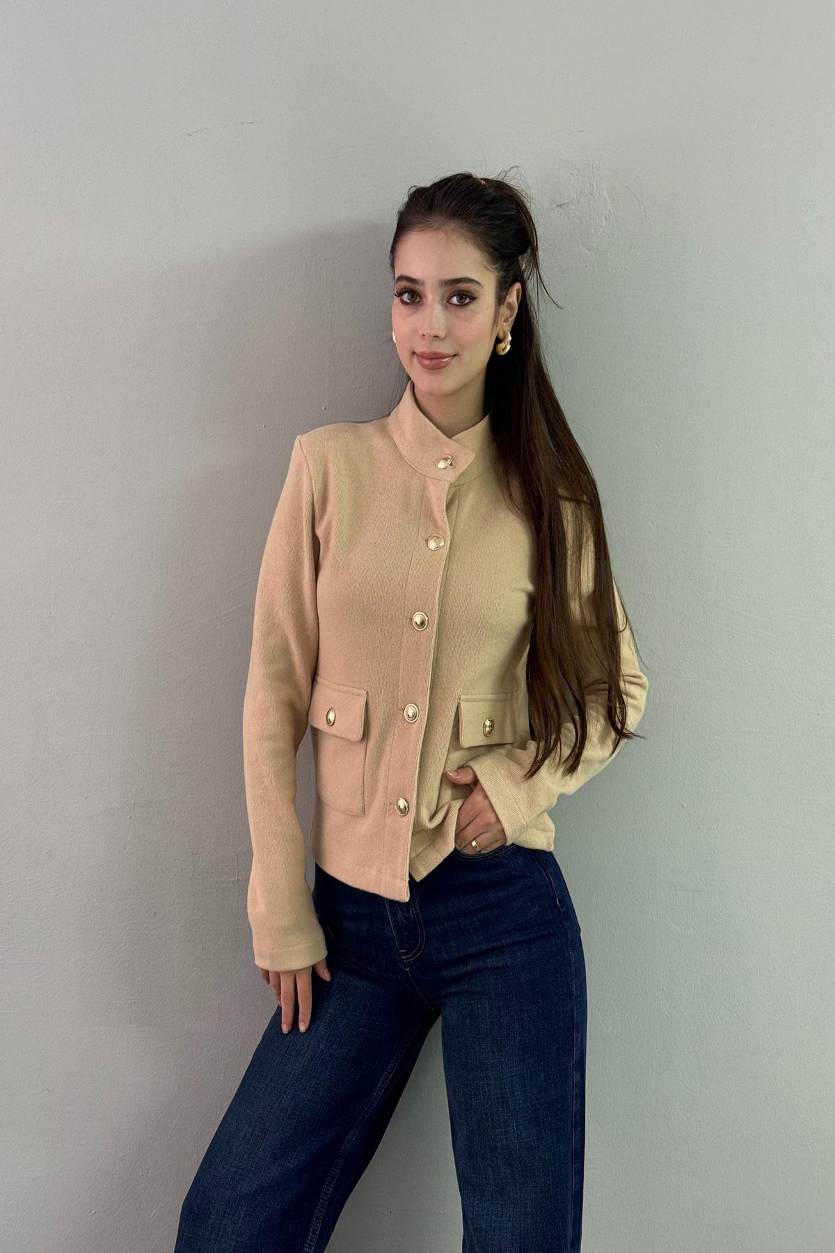 DÜĞME DETAYLI SELANİK ÖRGÜLÜ HIRKA