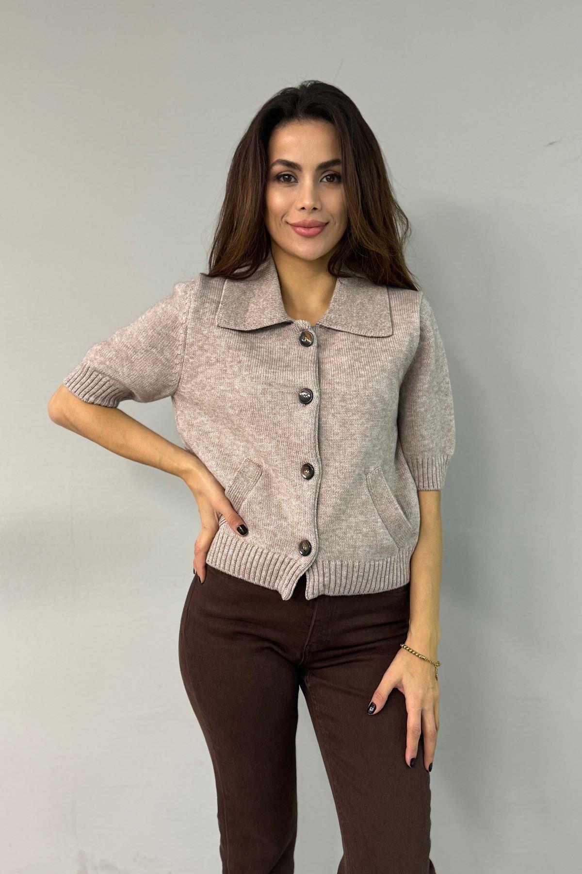POLO YAKA DÜĞMELİ CEPLİ TRIKO HIRKA