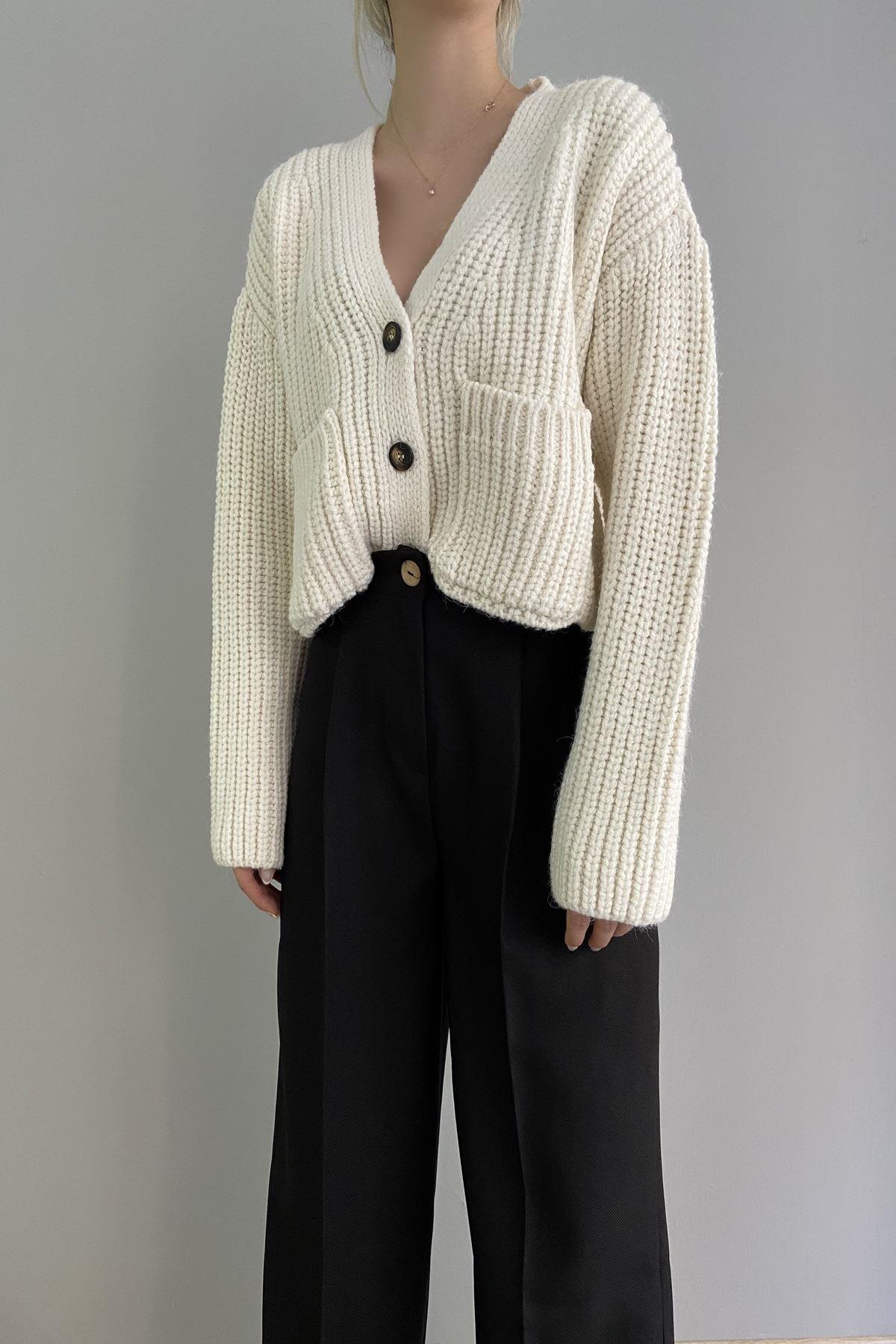 V YAKA CROP HIRKA