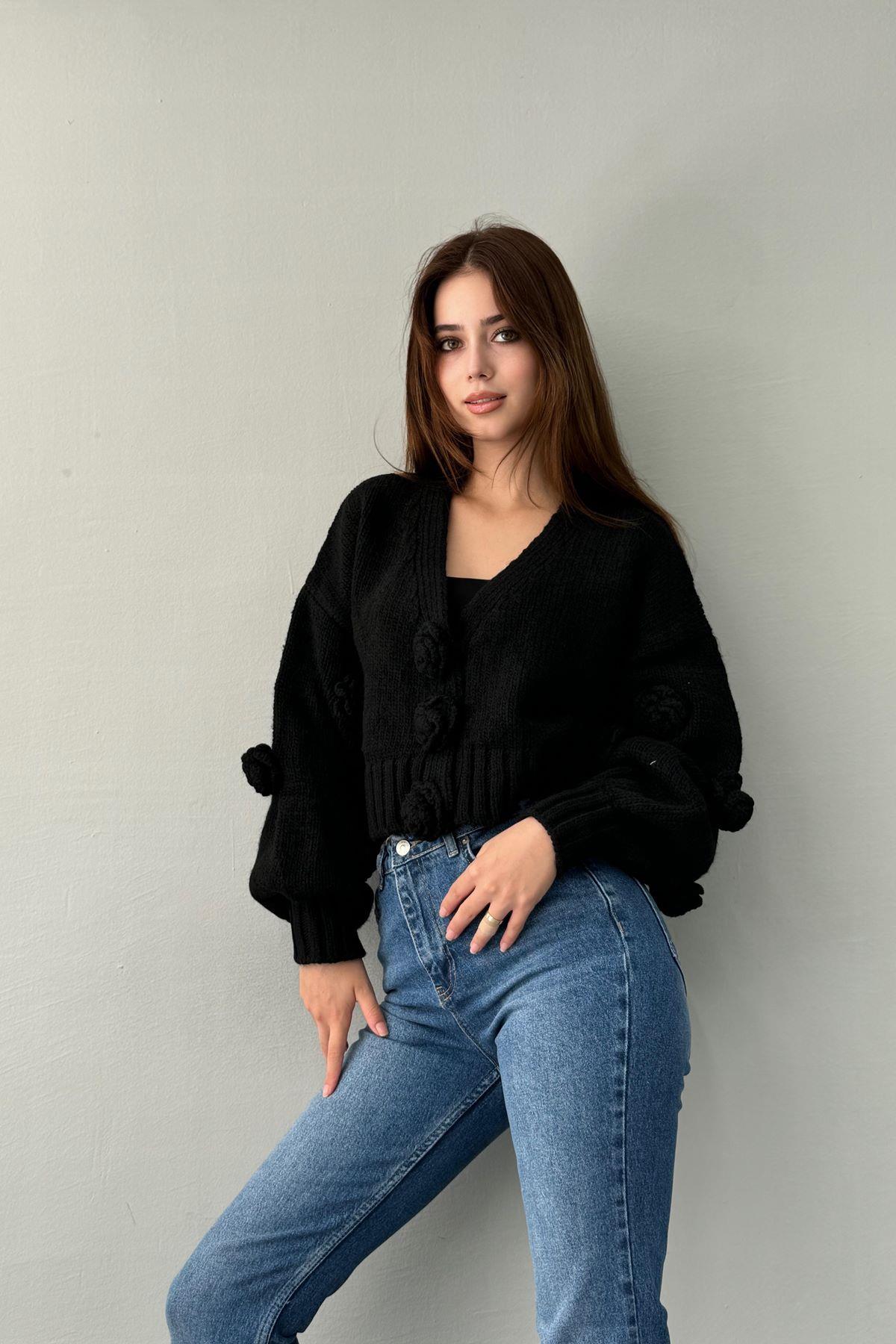V YAKA EL İŞİ GÜL NAKIŞLI ÇITÇITLI HIRKA