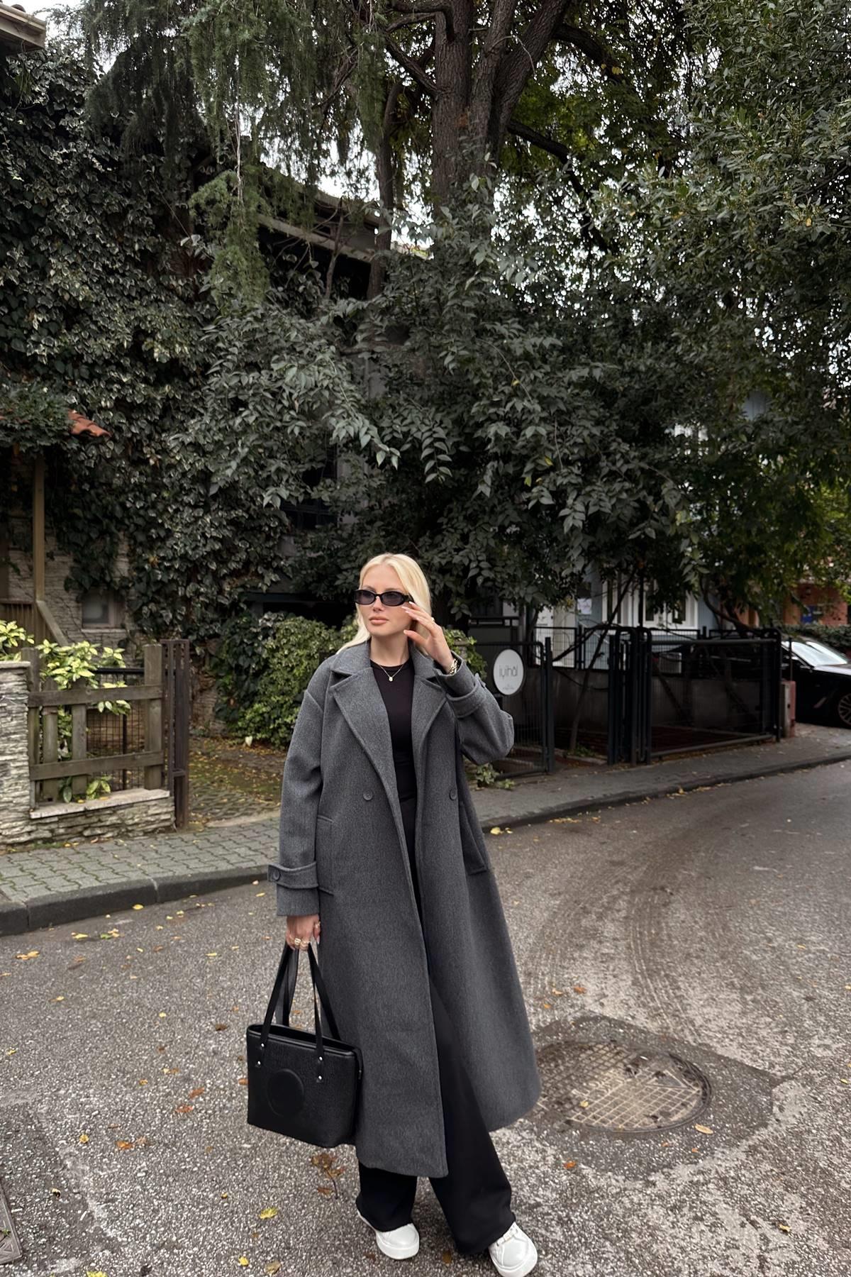 KRUVAZE YAKA KAŞE KABAN
