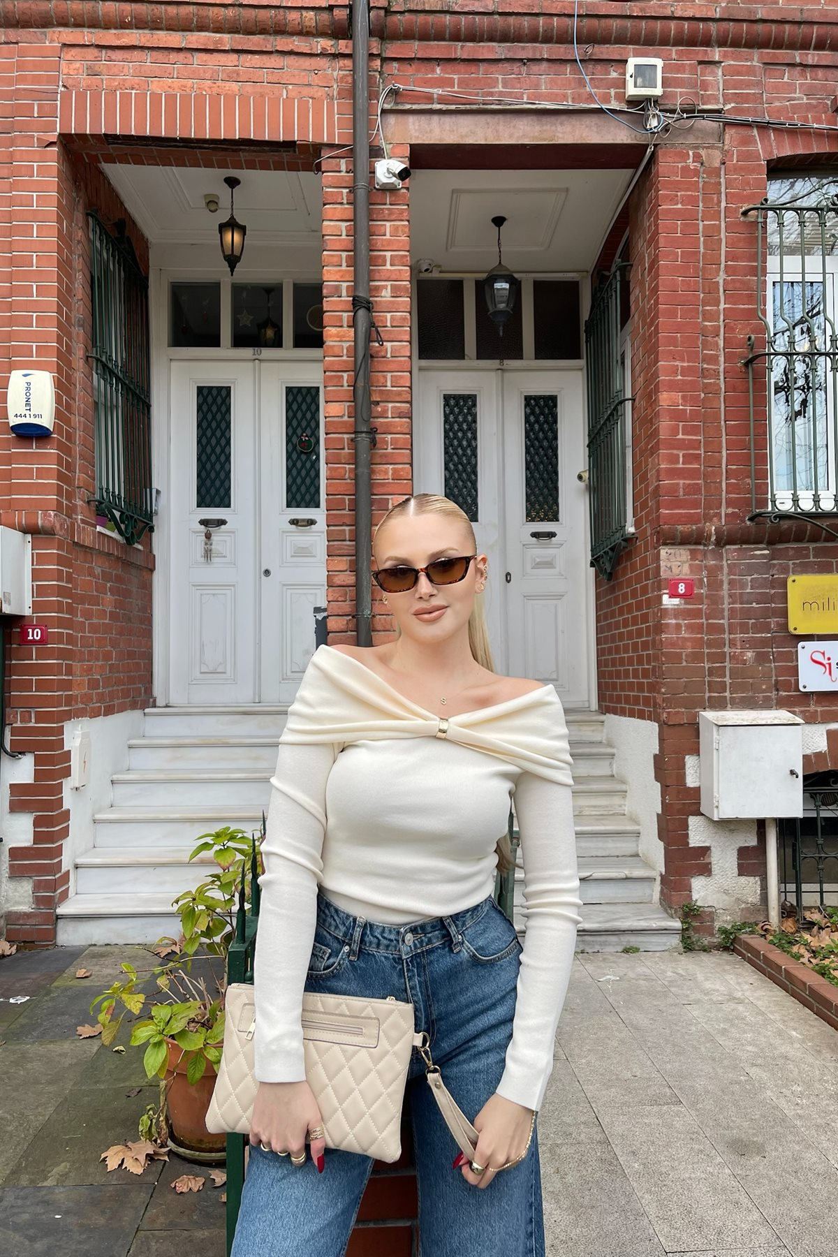 BARDOT YAKA AKSESUARLI TRIKO KAZAK