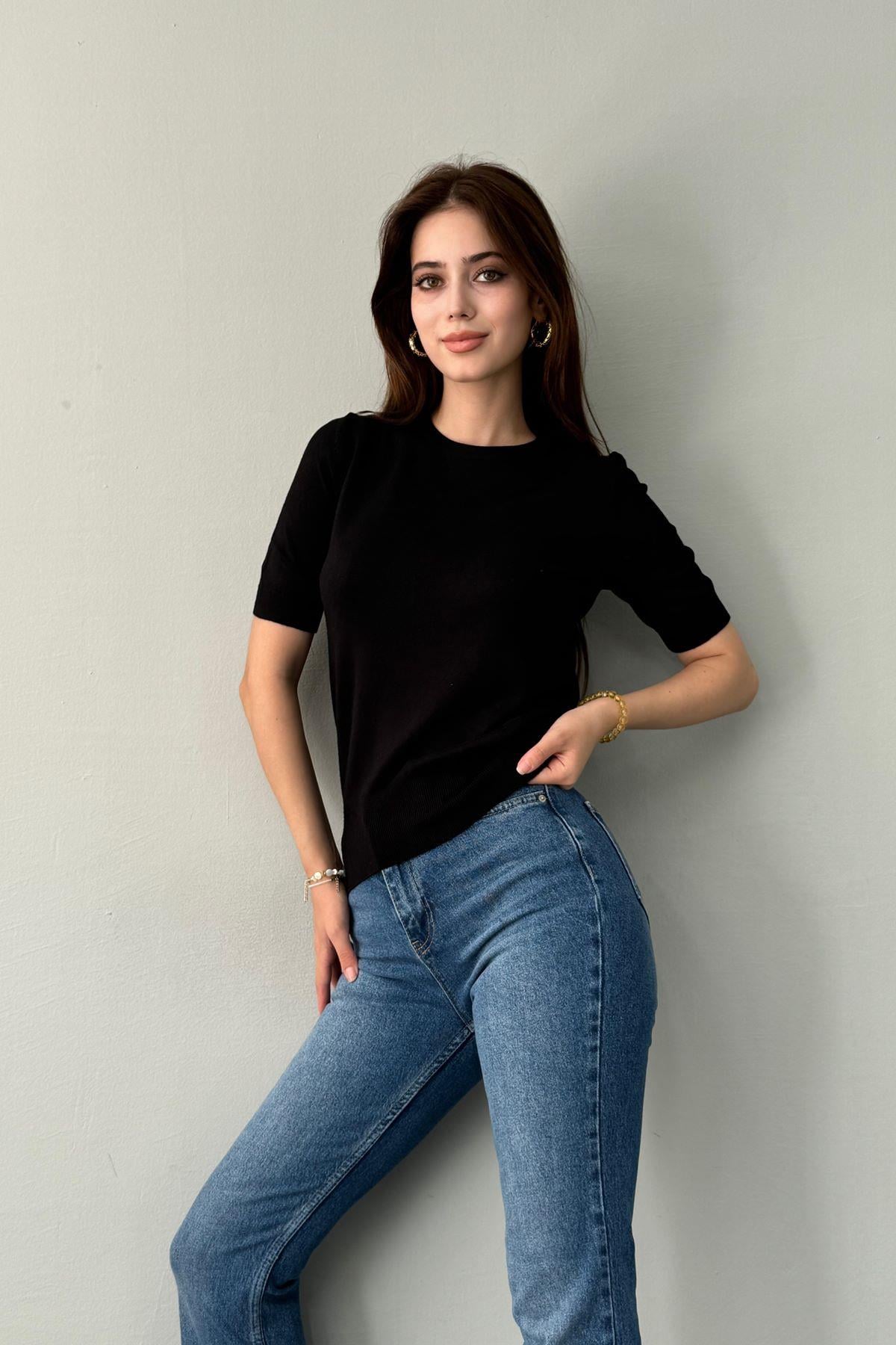 BİSİKLET YAKA ARKASI DÜĞMELİ KISA KOL TRIKO