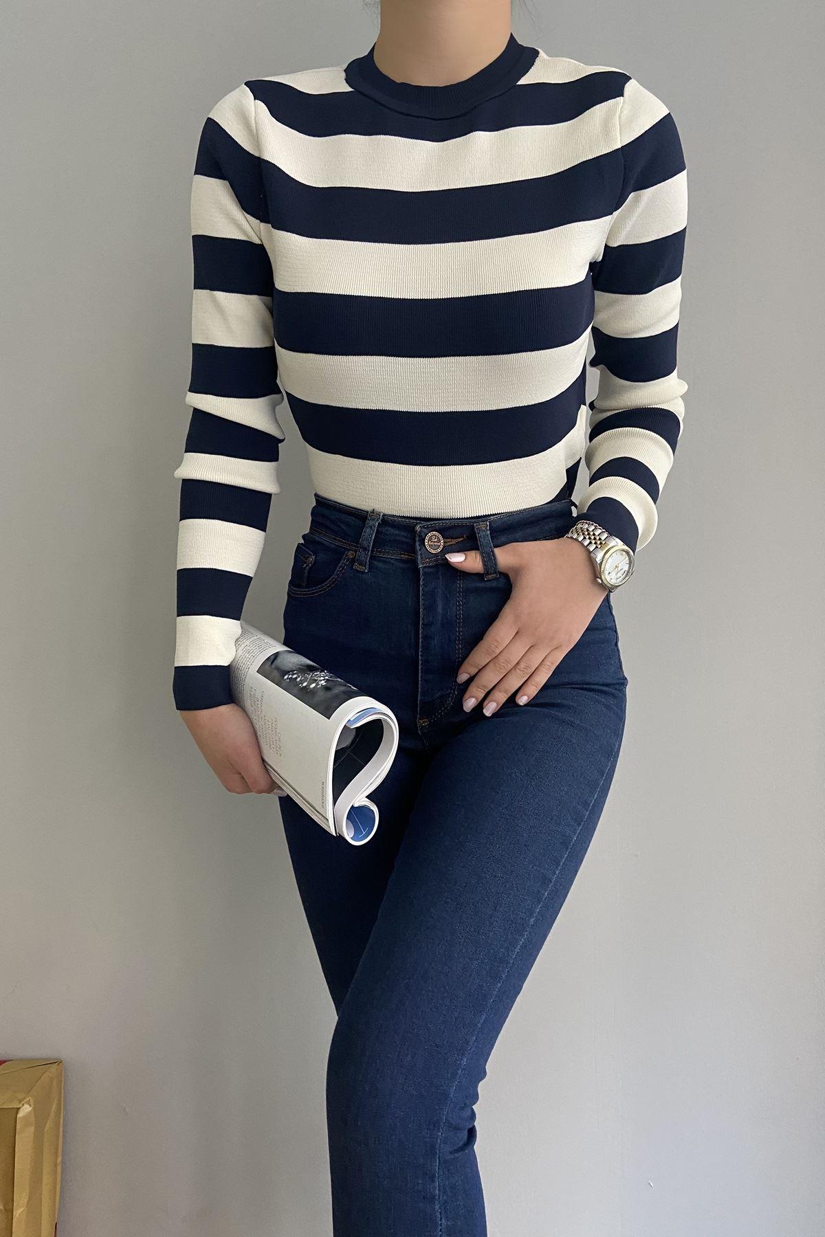 BİSİKLET YAKA ÇİZGİLİ CROP TRIKO