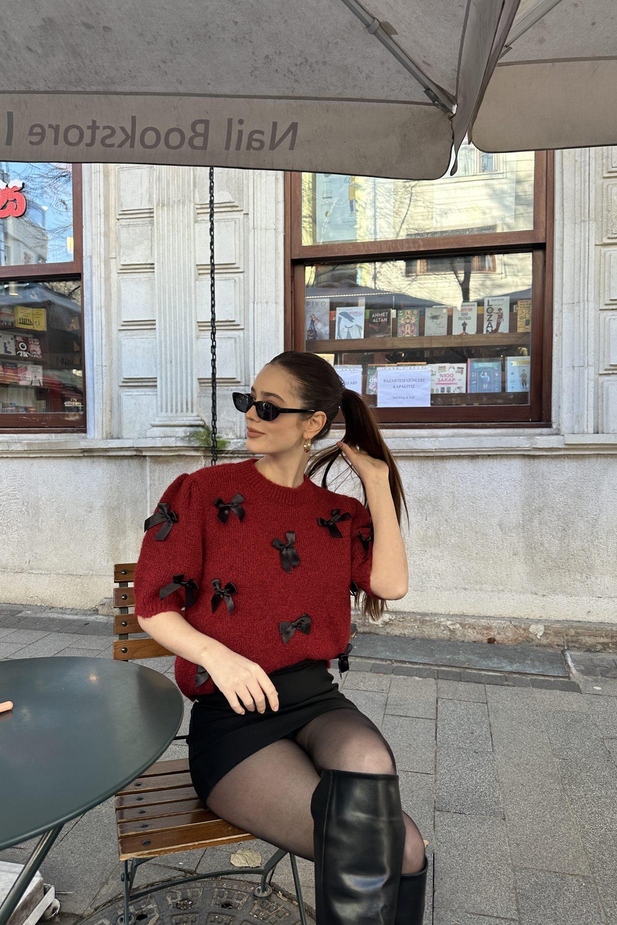 BİSİKLET YAKA FYONK DETAYLI KISA KOLLU TRIKO