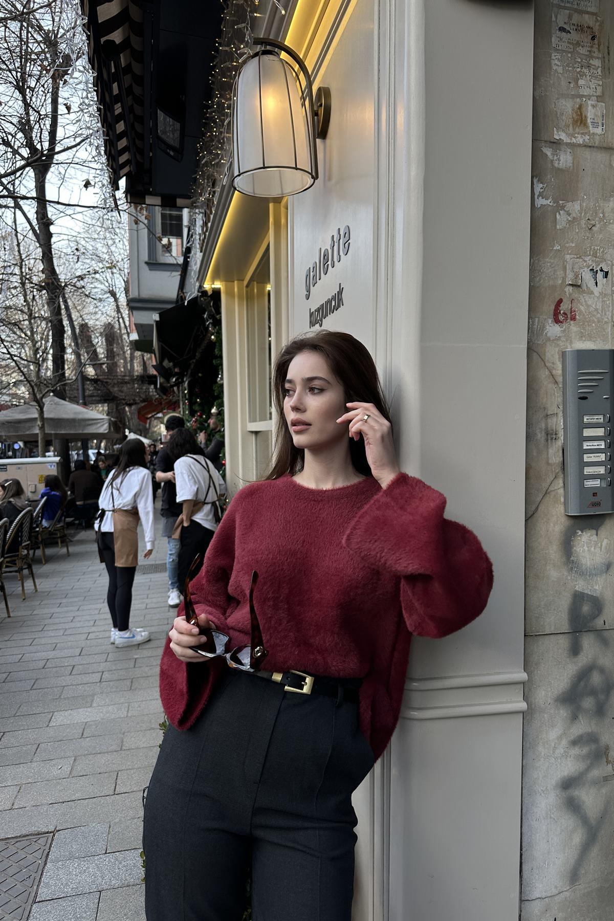 BİSİKLET YAKA OVERSİZE SAKAL TRIKO KAZAK