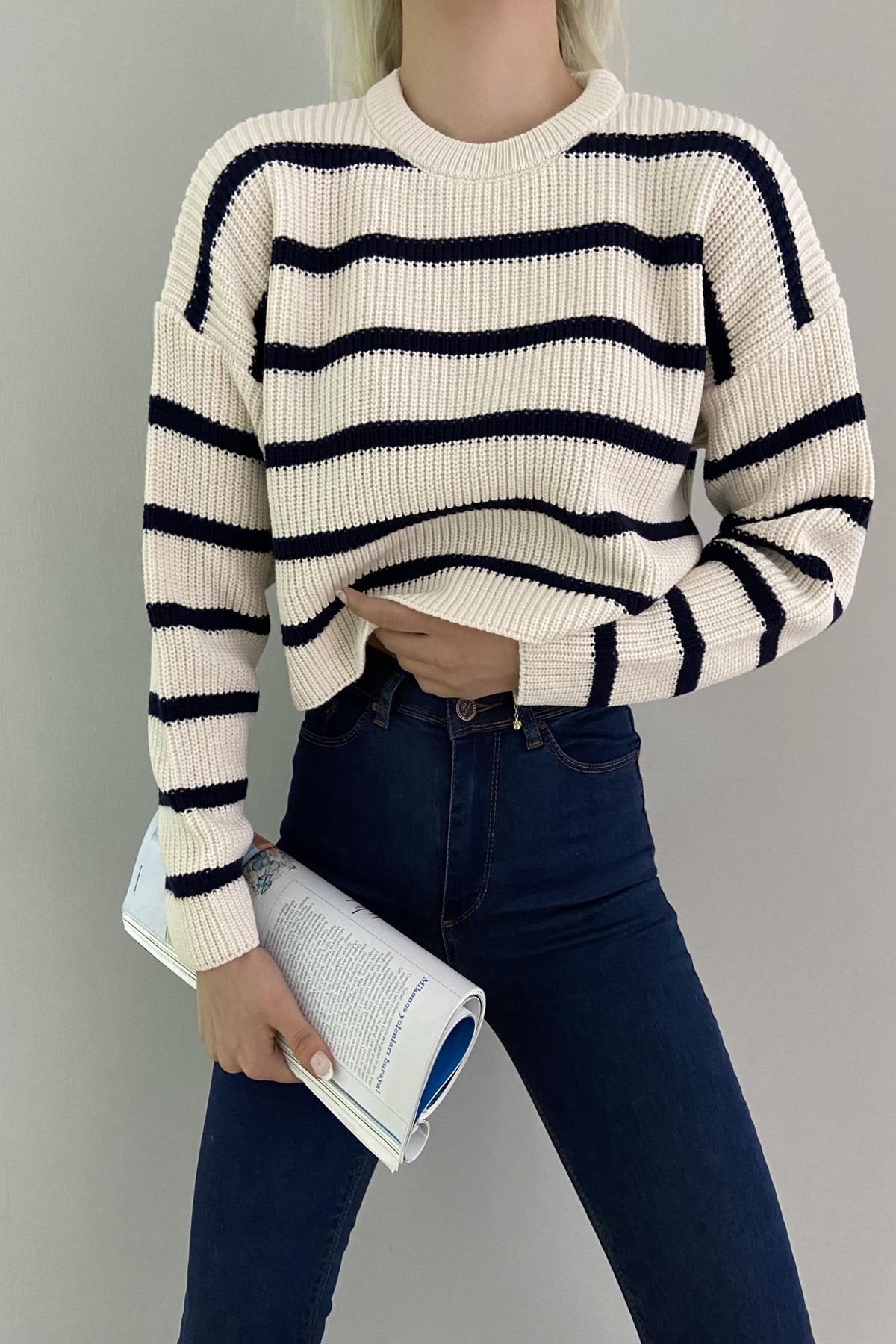 ÇİZGİLİ CROP KAZAK