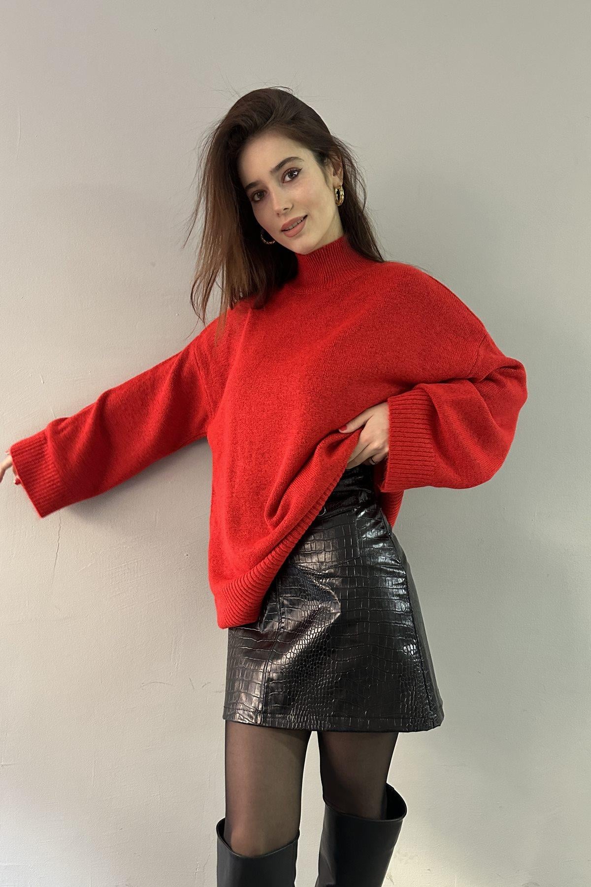 DİK YAKA OVERSIZE TRIKO KAZAK