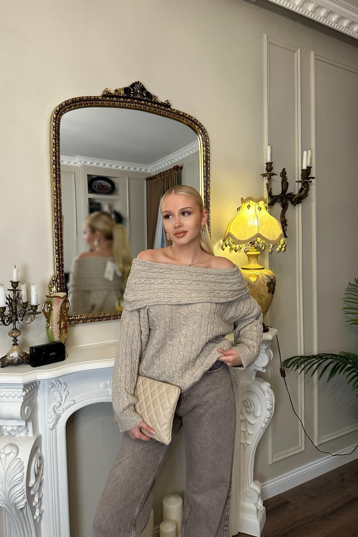 MADONNA YAKA ASİMETRİK TRIKO